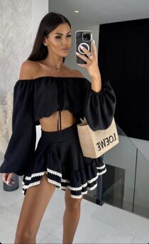 Job Lot Pleasant Top and Lace Ruffle Hem Short Set