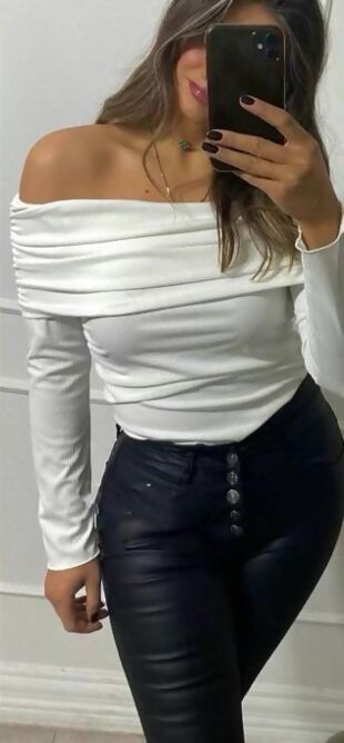 Off the Shoulder Ruched Detail Long Sleeve Top