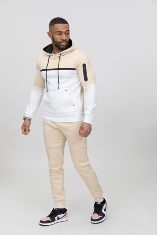 Beige Modern Two-Tone Activewear Outfit with Sleek Design