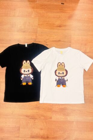 Short Sleeve Graphic Design With Knitted Hat T-Shirt