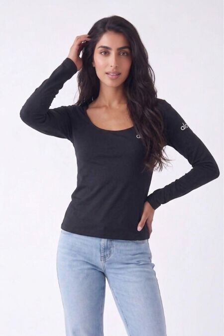 Long-Sleeve Scoop Neck Fitted Top