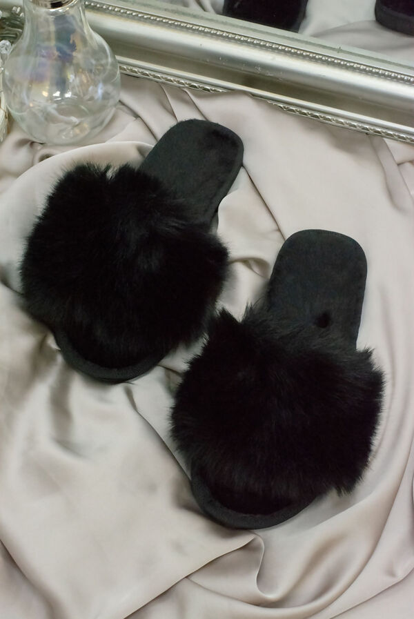 Job Lot Fluffy Faux Fur Slider Slippers