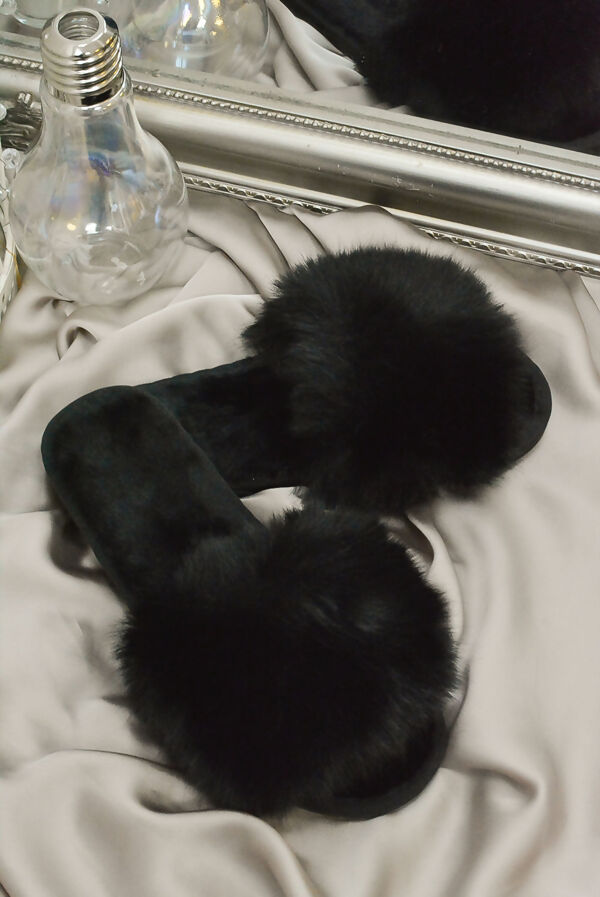 Job Lot Fluffy Faux Fur Slider Slippers