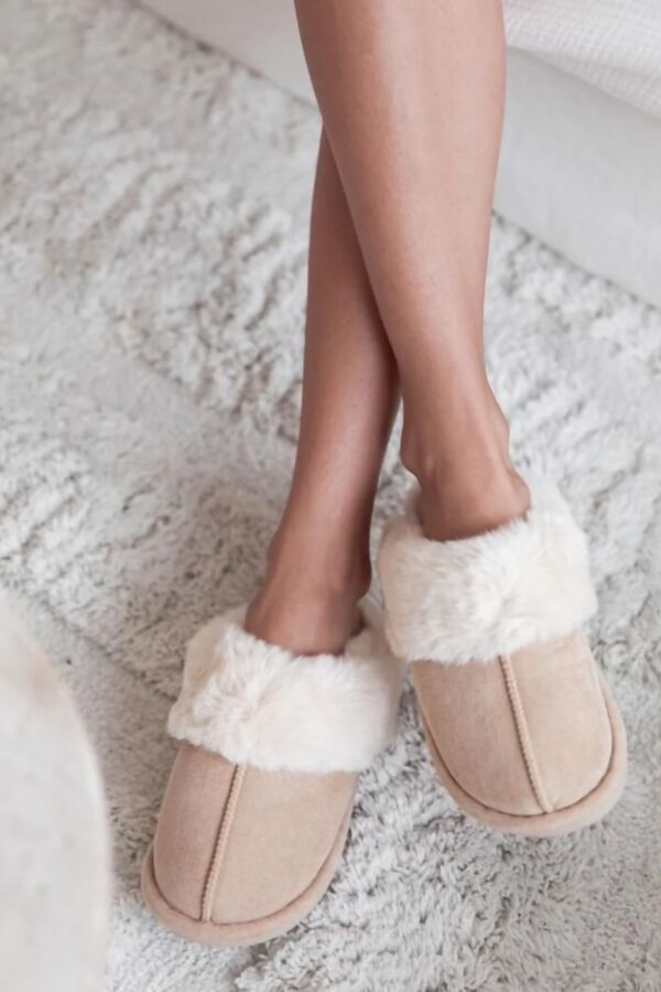 Cream Faux Fur Lined Slip-on Slippers