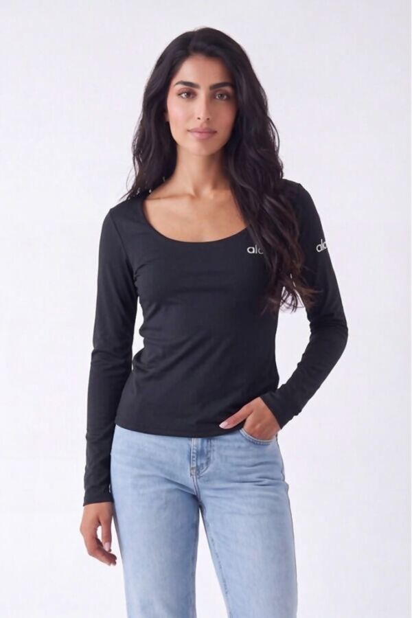 Long-Sleeve Scoop Neck Fitted Top
