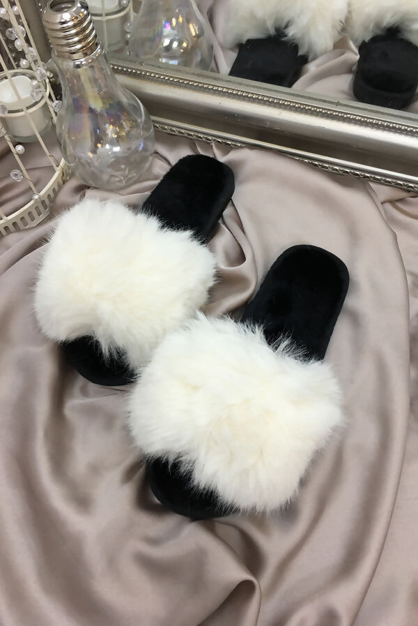 Job Lot Fluffy Faux Fur Slider Slippers
