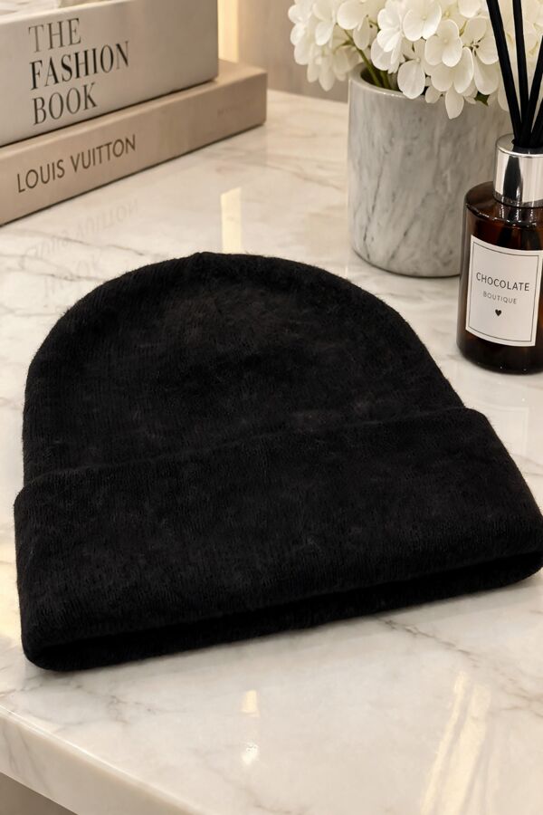 Knitted Ribbed Beanie